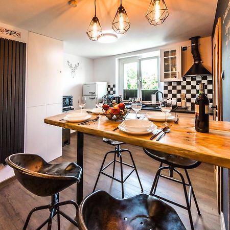 Apartament Wita Stwosza Jelenia Góra Εξωτερικό φωτογραφία