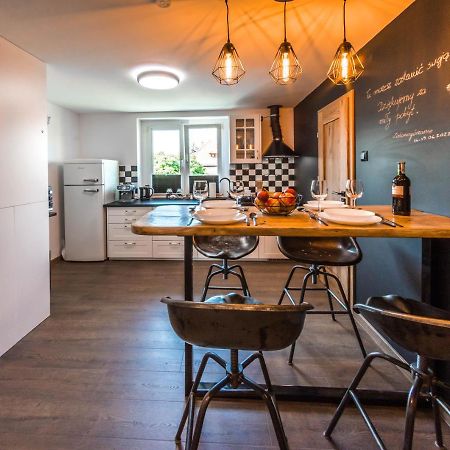 Apartament Wita Stwosza Jelenia Góra Εξωτερικό φωτογραφία